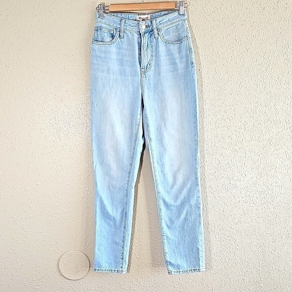 Madewell Denim - MADEWELL The Curvy Perfect Vintage Jeans.